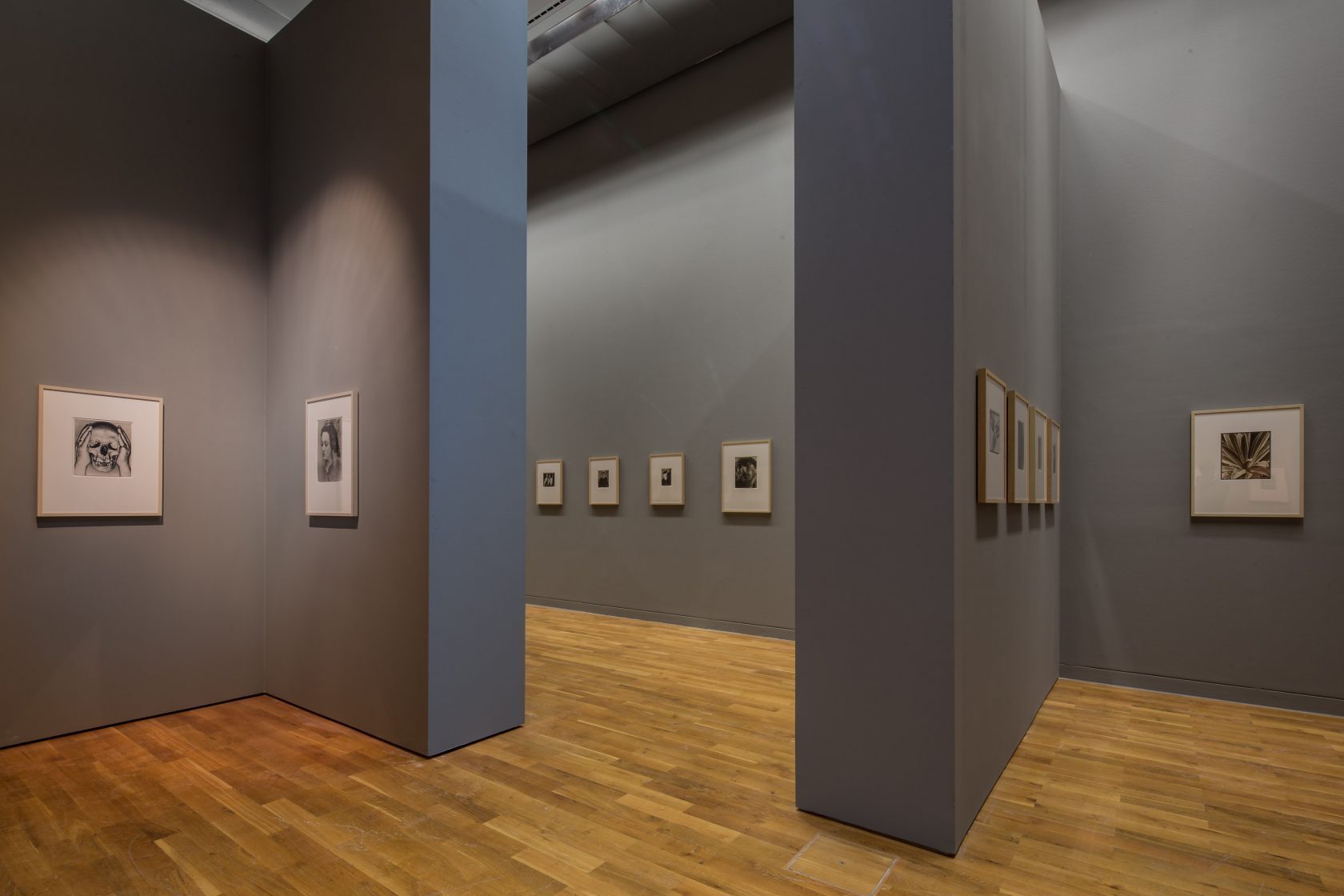 Blick in die Ausstellung »RealSurreal«, Kunstmuseum Wolfsburg, 15.11.2014 – 06.04.2015 Foto: Marek Kruszewski